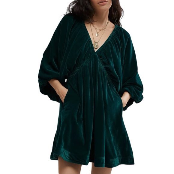 Free People Dresses & Skirts - NWT FREE PEOPLE Portia Babydoll 3/4 Sleeve V-Neck Velvet Mini Dress Size Small